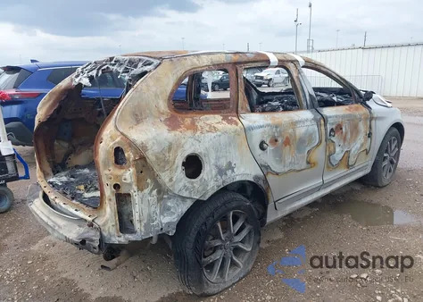 2016 Volvo Xc60 T5 Drive-E Platinum z USA, uszkodzony, nr VIN YV440MDM7G2785649